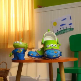 Barnklädseln Disney och Pixars Toy Story Alien Classic Clog