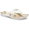 Crocband-flip-flops med tryck ”White Tan”