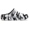 Klassiska Cozzzy-sandaler med marmorering ”Black White”