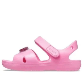 Klassiska sandaler med korsade remmar och charm ”Pink”
