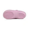 Klassiska små rosa Crocs-sandaler