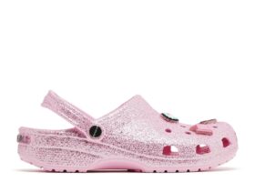 Mean Girls x Classic Clog ”On Wednesdays We Wear Pink”