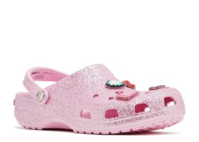 Mean Girls x Classic Clog ”On Wednesdays We Wear Pink”