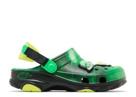 Ron English x All-Terrain Clog Kids ”Area 54 – Green Galaxy”