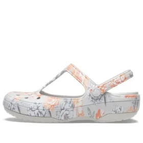 Sandaler med vita blommor
