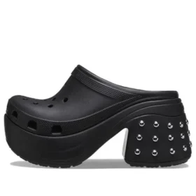Siren Studded Clogs ”Black”